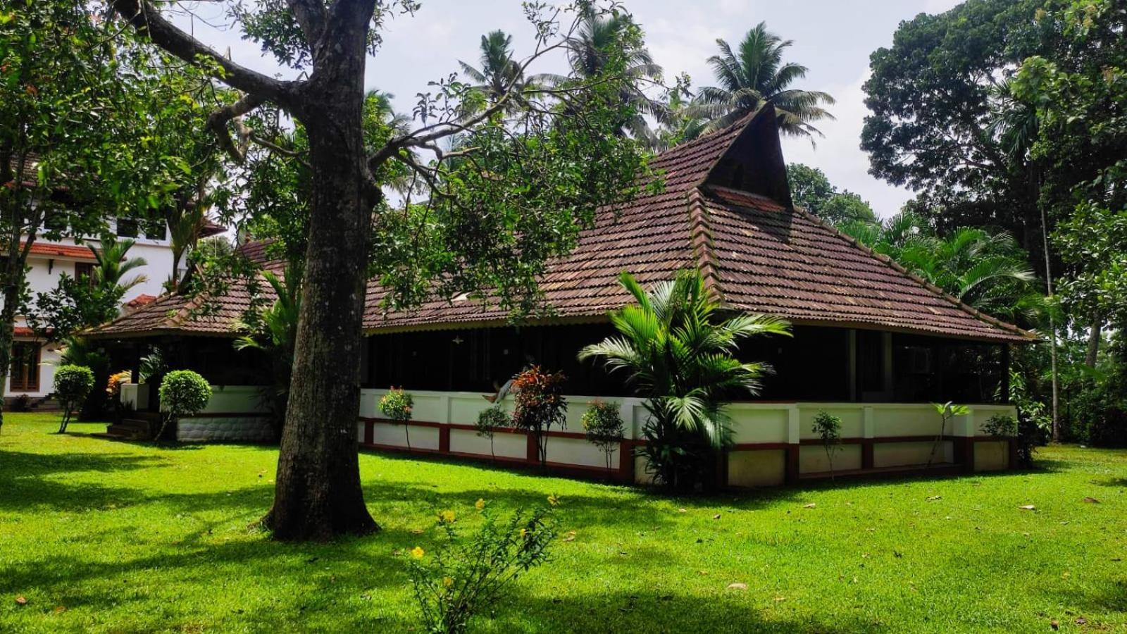 The Pamba Heritage Villa Champakulam Екстериор снимка